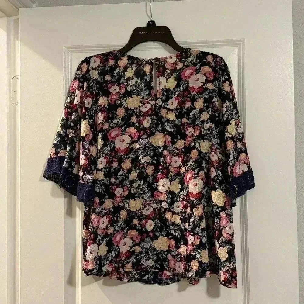 EVERLEIGH FLOWERY BLOUSE SIZE SMALL
